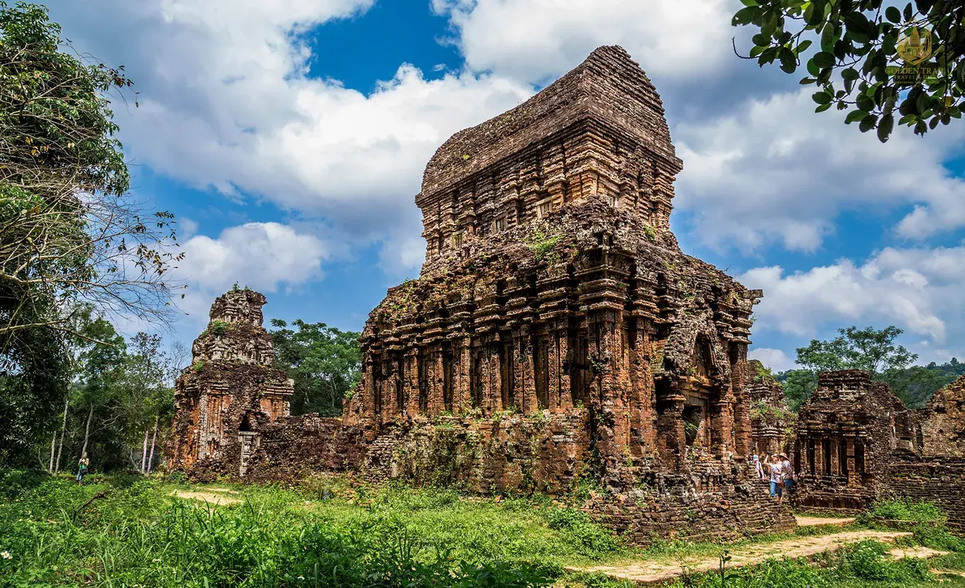 Vietnam South to North Discovery 14 Days: Saigon, Hoi An & Lan Ha Bay Tour